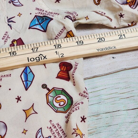 Harry Potter Wizarding World Men's XS Short Sleeve Button-Up Shirt - Picture 7 of 8